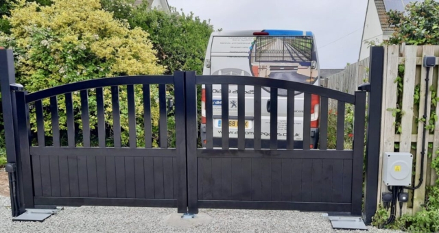 "Cezzane" design Aluminium gates Aluminium bespoke gates in black colour finish fitted with Nice LFAB underground automation system