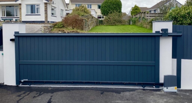 Whistler design Aluminium Automated sliding gate Aluminium sliding gate with Came automation system