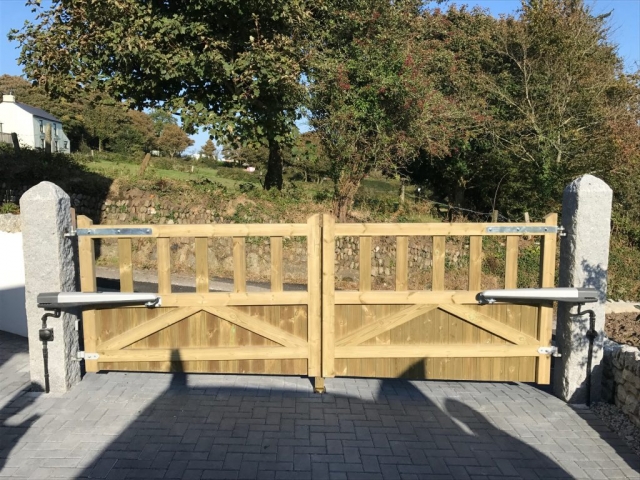 softwood-gates-automation-cornwall