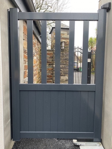 Aluminum Pedestrian Gate 2