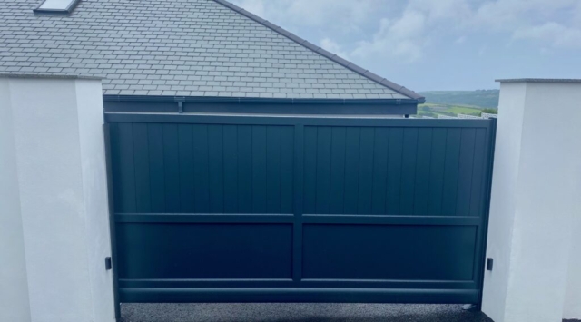 Cantilever-Sliding-Gate